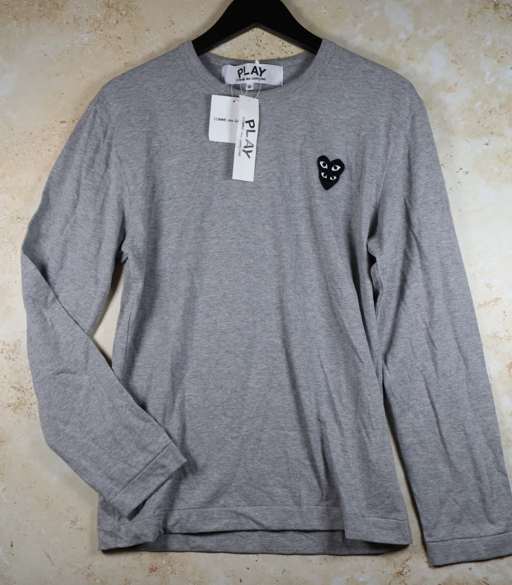 COMME Des GARÇONS Play Unisex Long Sleeve Heart T-Shirt (Grey, Small)