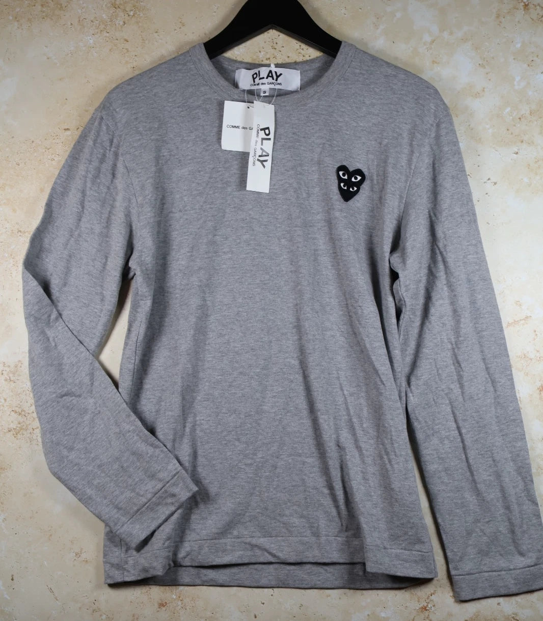 COMME Des GARÇONS Play Unisex Long Sleeve Heart T-Shirt (Grey, Small)