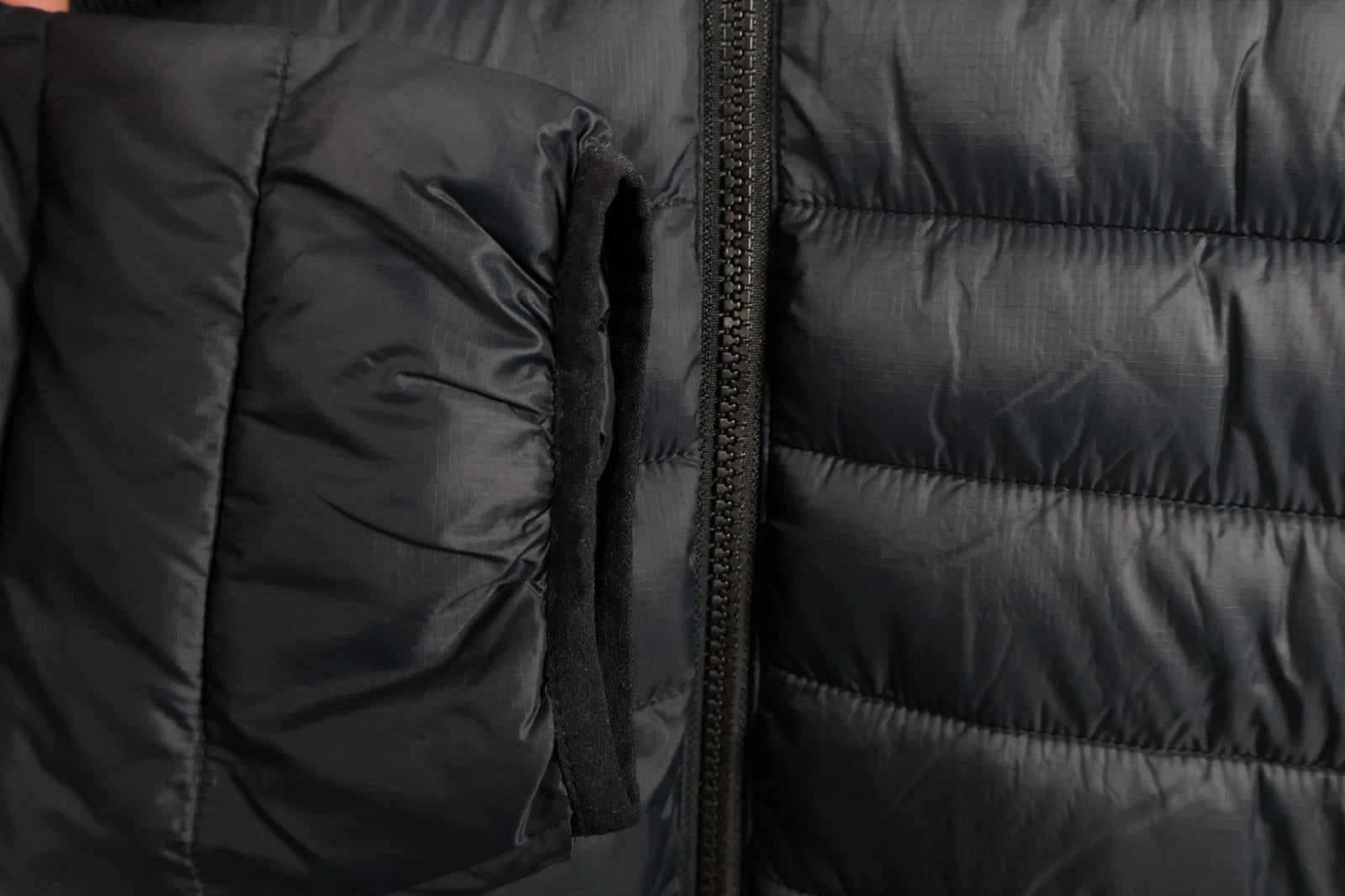 Finisterre Men's Insulated Hooded Nimbus Jacket (Black, XXL)