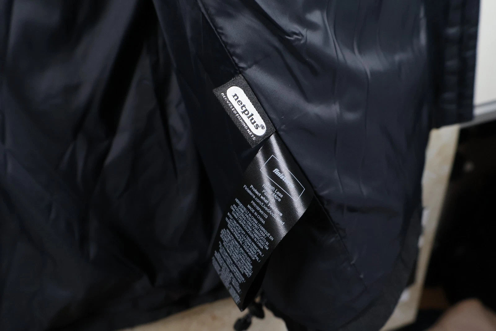 Finisterre Men's Insulated Hooded Nimbus Jacket (Black, XXL)