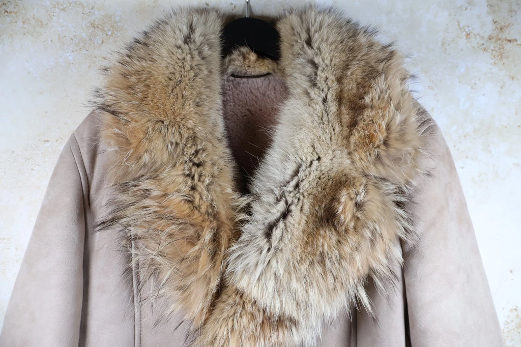 Women's Vintage Sheepskin Long Coat with Fur Collar